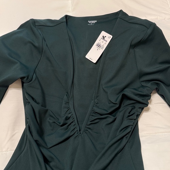 EXPRESS BODY CONTOUR HIGH COMPRESSION V NECK BODYSUIT - Picture 6 of 6